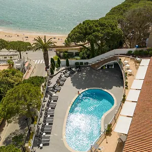 https://ilunion-caleta-park-sagaro.catalonia-hotels.com